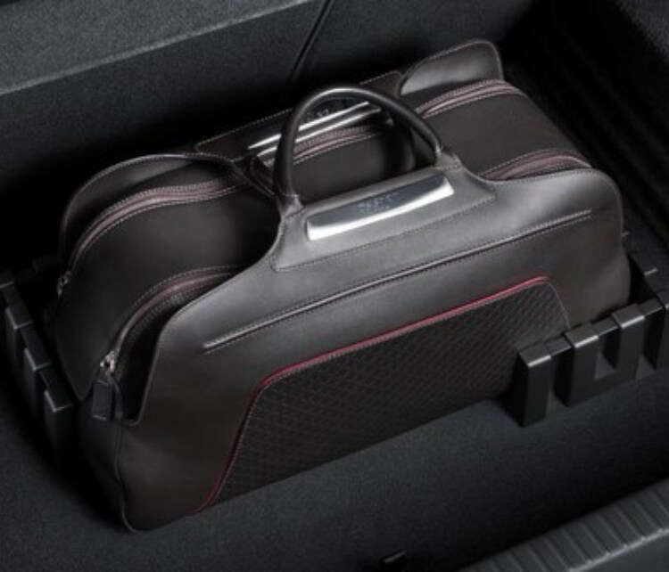 Формовані вкладки у багажнику Citroën C3 Aircross